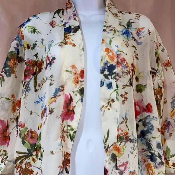 Flower coverup - Picture 4 of 7